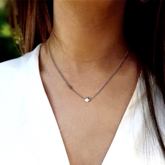 KENDRA SCOTT • Silver Laureen Necklace - Picture 2 of 4